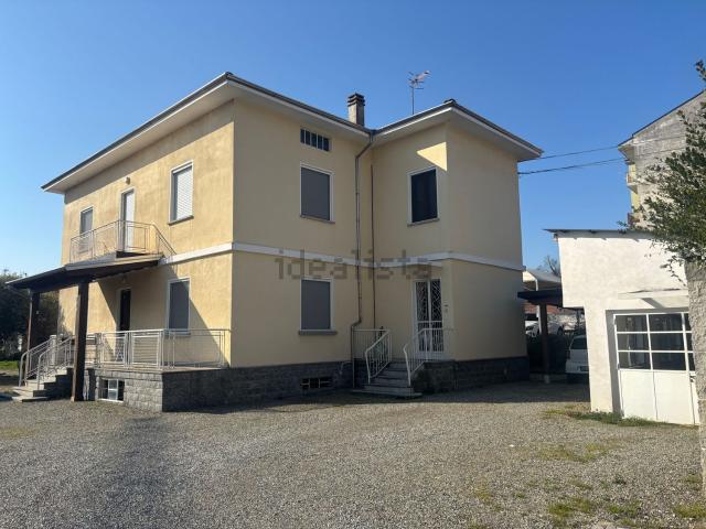 Villetta bifamiliare in vendita di 200 m² in Via Provinciale, 9