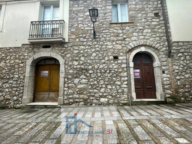 Villetta bifamiliare in vendita di 200 m² in Via Roma