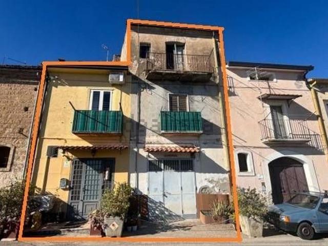 Villetta bifamiliare in vendita di 200 m² in Via Rotabile, 49