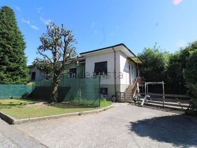Villetta bifamiliare in vendita di 200 m² in Via San Gaetano, 11