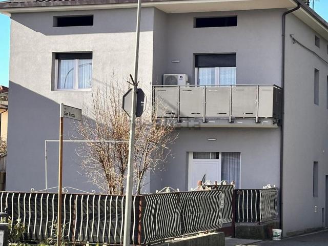 Villetta bifamiliare in vendita di 200 m² in Via San Rocco, 2