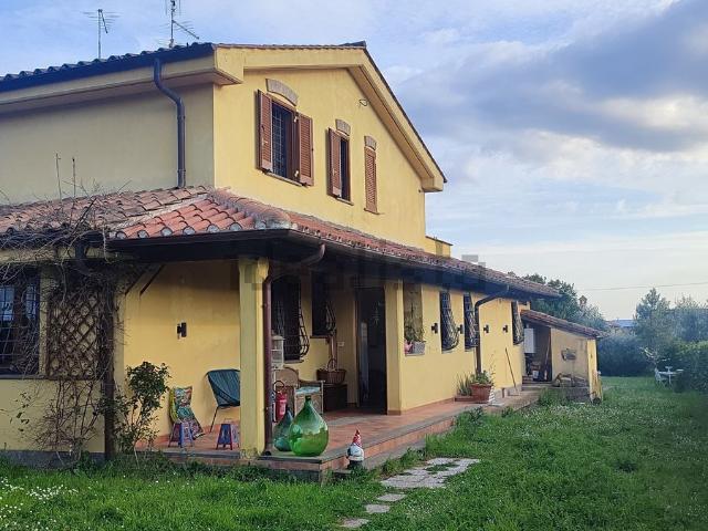 Villetta bifamiliare in vendita di 200 m² in Via Settevene Ovest, 23
