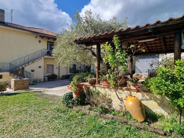 Villetta bifamiliare in vendita di 200 m² in Via Stella, 78