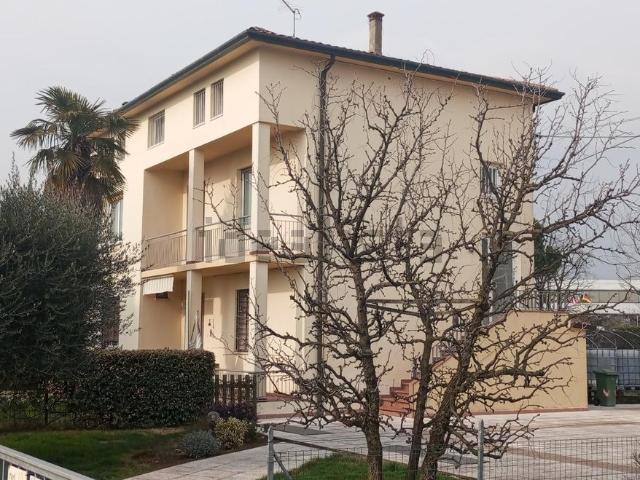 Villetta bifamiliare in vendita di 200 m² in Via Summano, 100