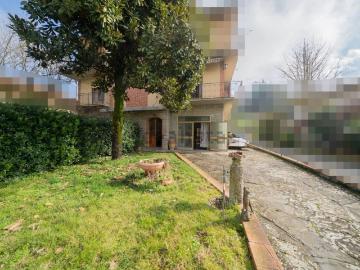 Villetta bifamiliare in vendita di 200 m² in Via Sugherella