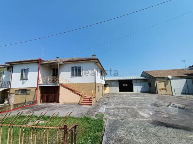 Villetta bifamiliare in vendita di 200 m² in Viale della Rinascita, 1