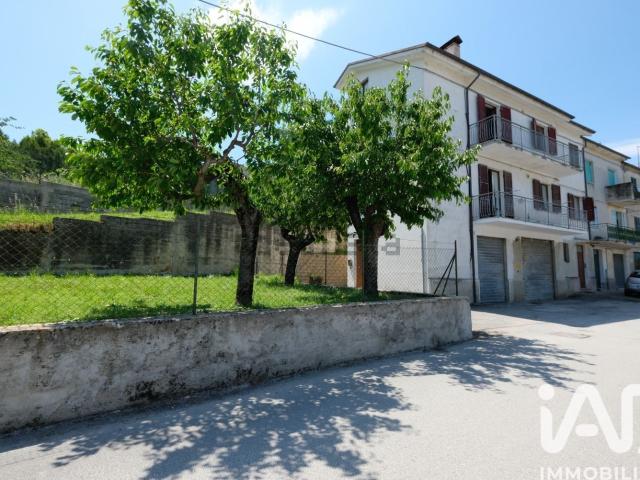 Villetta bifamiliare in vendita di 200 m² in Viale Gaspare Spontini, 30