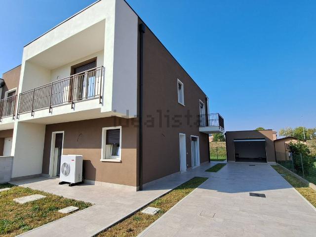 Villetta bifamiliare in vendita di 200 m²