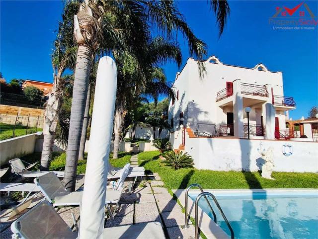 Villetta bifamiliare in vendita di 200 m²