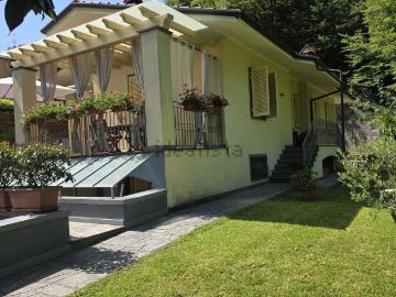 Villetta bifamiliare in vendita di 200 m²
