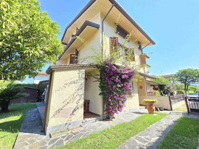 Villetta bifamiliare in vendita di 200 m²