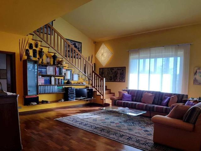 Villetta bifamiliare in vendita di 200 m²