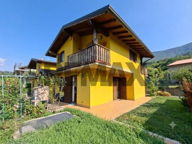 Villetta bifamiliare in vendita di 200 m²