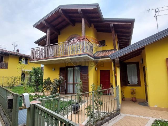Villetta bifamiliare in vendita di 200 m²