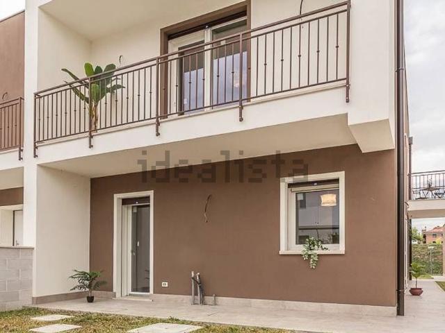 Villetta bifamiliare in vendita di 200 m²