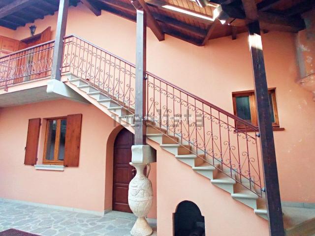 Villetta bifamiliare in vendita di 200 m²