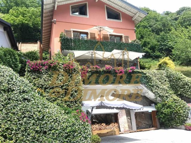 Villetta bifamiliare in vendita di 200 m²
