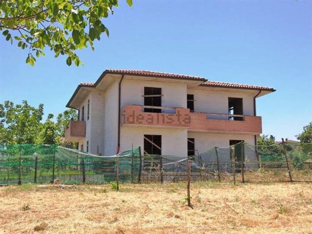 Villetta bifamiliare in vendita di 200 m²
