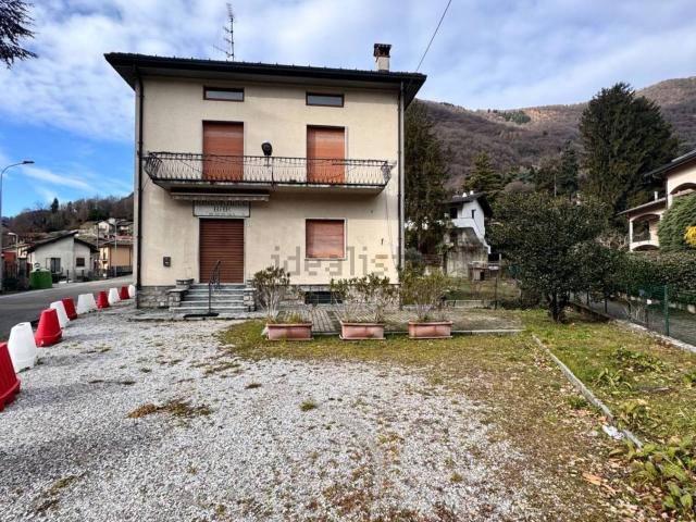 Villetta bifamiliare in vendita di 201 m² in Via Risorgimento, 5