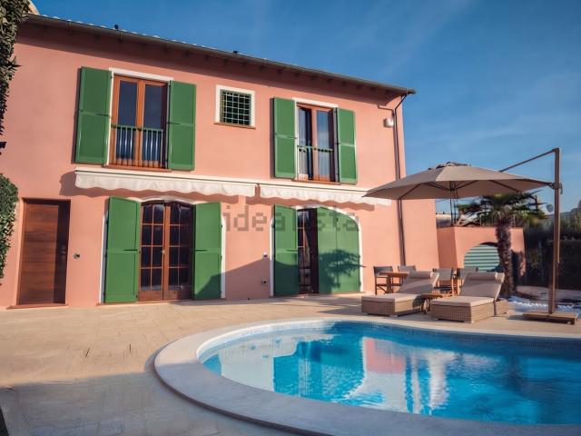 Villetta bifamiliare in vendita di 201 m² in Viale India