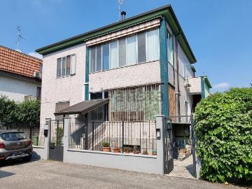 Villetta bifamiliare in vendita di 202 m² in Via Antonio Jorini, 21