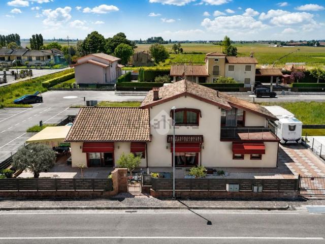 Case e ville in vendita di 202 m² in Via del Carabiniere, 7