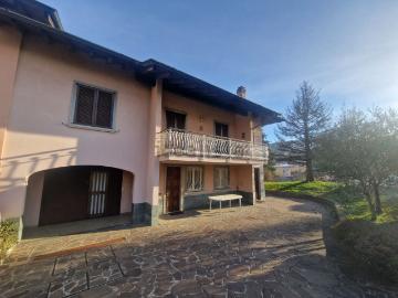Villetta bifamiliare in vendita di 202 m² in Via Fustina