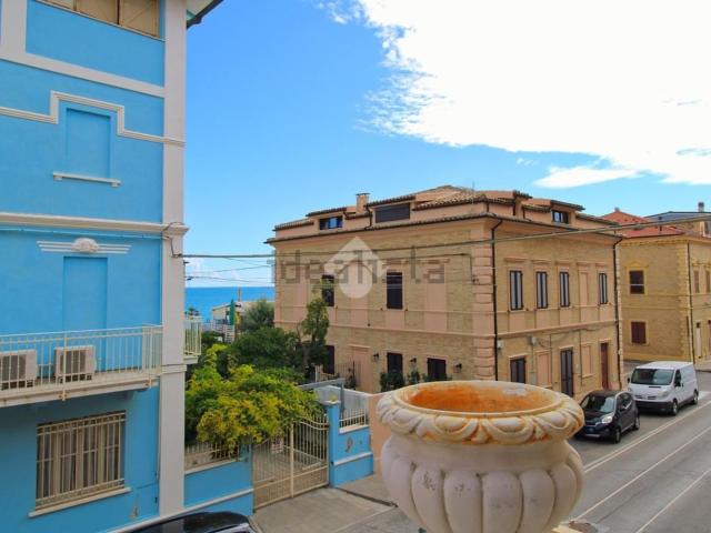 Villetta bifamiliare in vendita di 202 m² in Via Giuseppe Garibaldi, 244