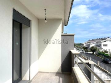 Villetta bifamiliare in vendita di 202 m² in Viale Fiume Mesima