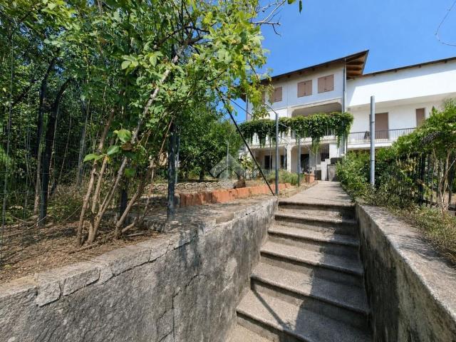 Villetta bifamiliare in vendita di 207 m² in Via Trasaghis, 16