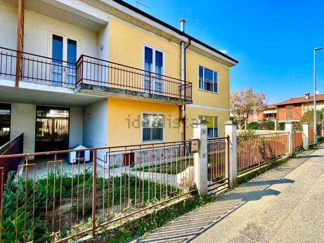 Villetta bifamiliare in vendita di 207 m² in Via Giovanni XXIII, 13