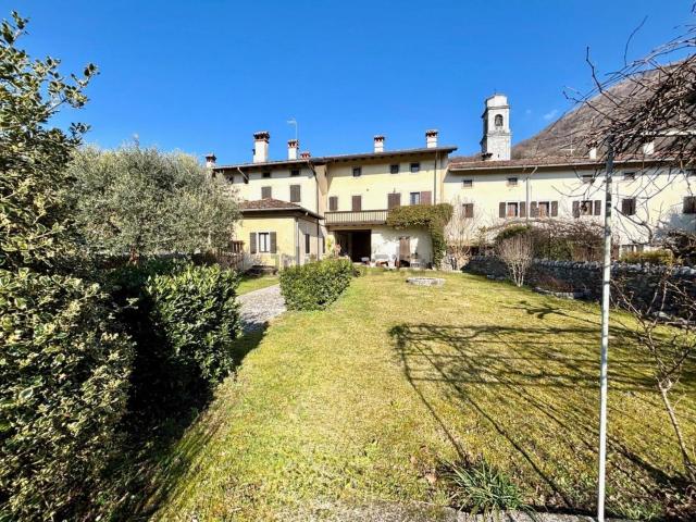 Villetta bifamiliare in vendita di 207 m²