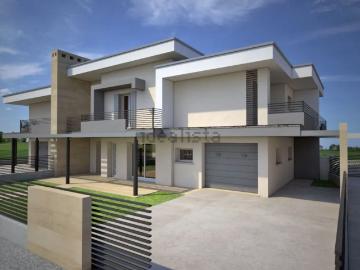 Villetta bifamiliare in vendita di 204 m² in Via Chiusure