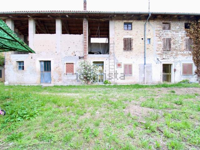 Villetta bifamiliare in vendita di 204 m² in Via Paolo Diacono, 5