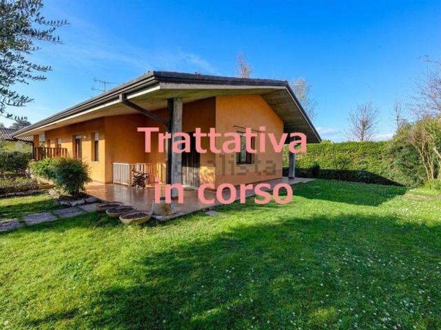 Villetta bifamiliare in vendita di 204 m²