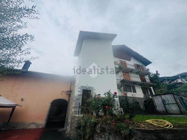 Villetta bifamiliare in vendita di 205 m² in Frazione Capoluogo, 275