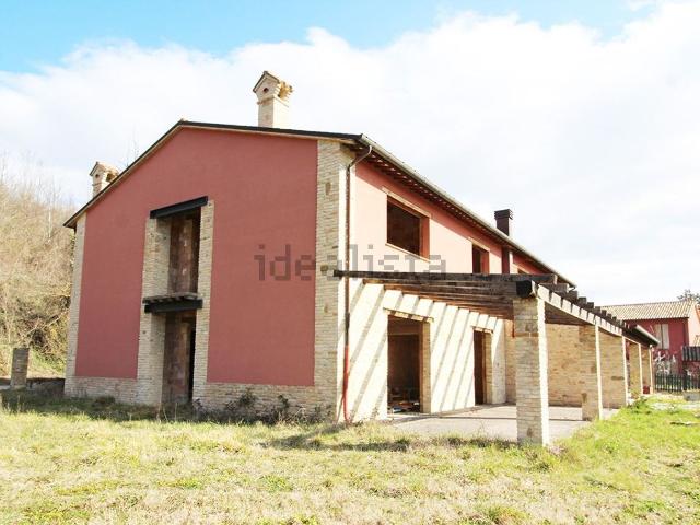 Villetta bifamiliare in vendita di 205 m² in Strada Provinciale 4