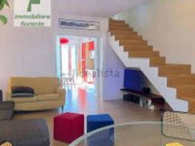 Villetta bifamiliare in vendita di 205 m² in Via Trieste