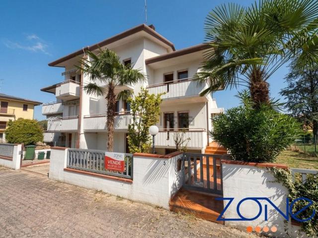 Villetta bifamiliare in vendita di 185 m² in Via Antonio Vivaldi, 3