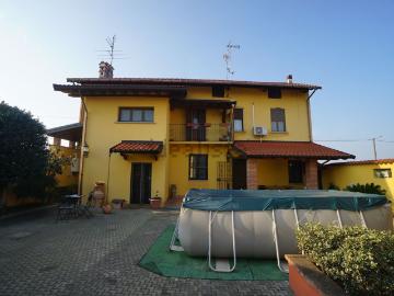Villetta bifamiliare in vendita di 205 m² in Via carlo alberto, 4