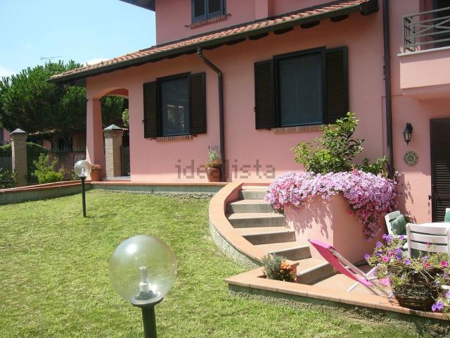 Villetta bifamiliare in vendita di 205 m² in Via Giovanni Bargigia, 3