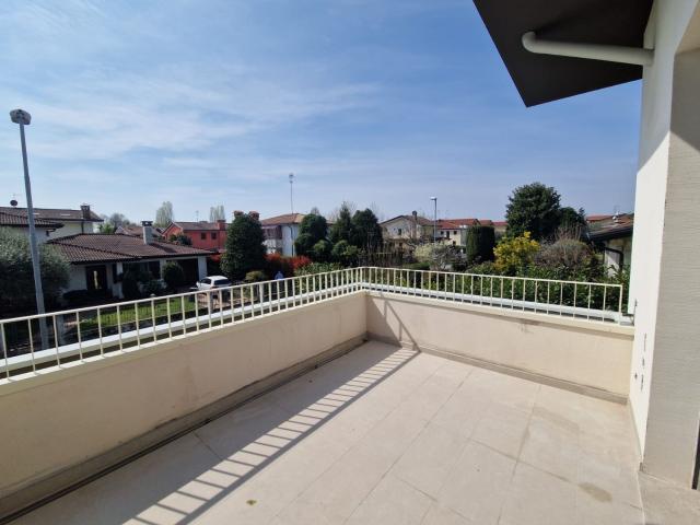 Villetta bifamiliare in vendita di 205 m² in Via N. Paganini, 16