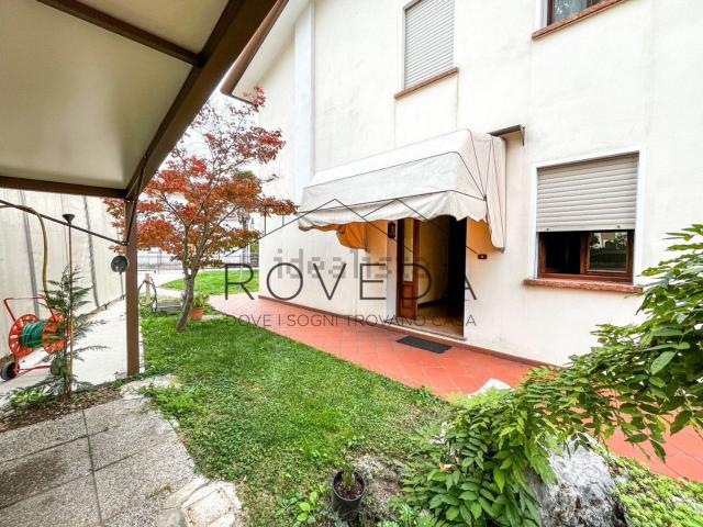 Villetta bifamiliare in vendita di 205 m² in Via Q. Basso