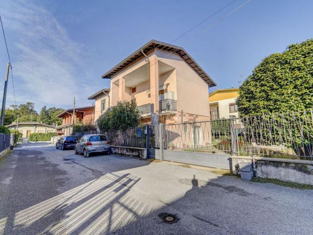 Villetta bifamiliare in vendita di 205 m² in Via San Martino, 66