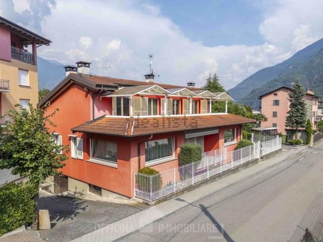 Villetta bifamiliare in vendita di 206 m² in Via Guglielmo Marconi, 29