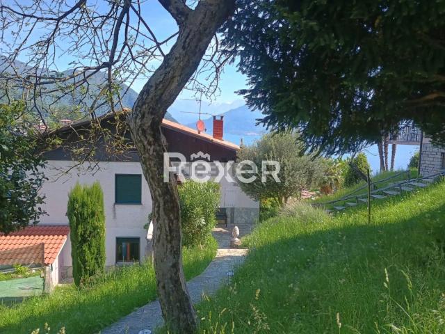 Villetta bifamiliare in vendita di 206 m² in Via Padre Pigato