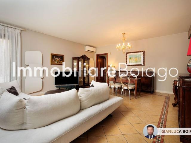 Villetta bifamiliare in vendita di 208 m² in Vicolo Giuseppe Mazzini, 9