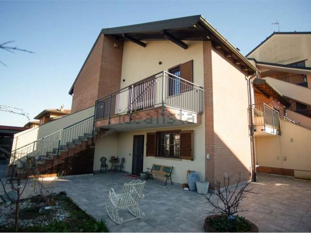Villetta bifamiliare in vendita di 208 m² in Via Cardinale Ildefonso Schuster