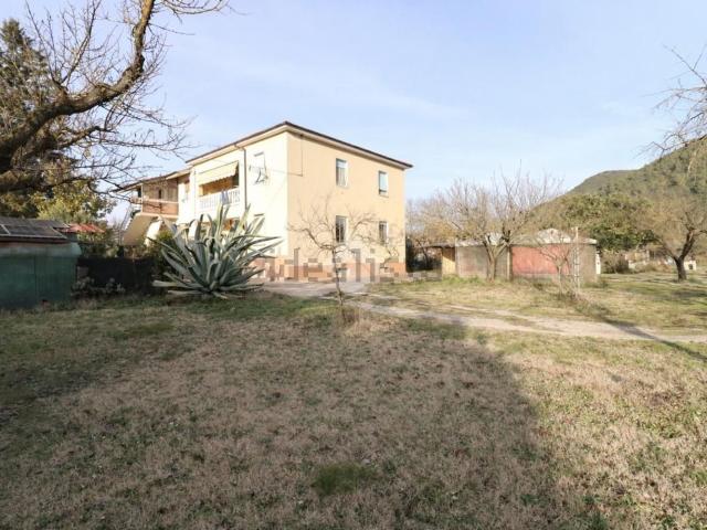 Villetta bifamiliare in vendita di 208 m²