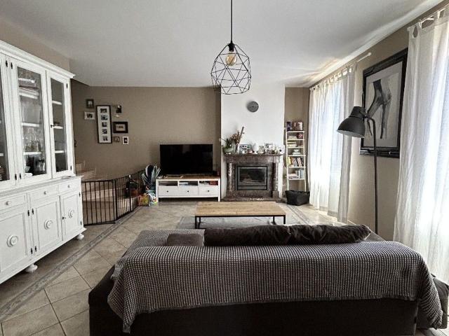 Villetta bifamiliare in vendita di 208 m²